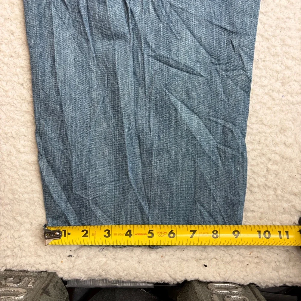 Levis levi 569
